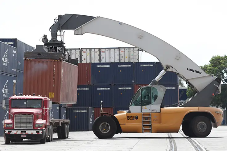 Cum sa alegi compania potrivita pentru transport marfa - 5 factori esentiali 1 transport marfa Cargo Dal